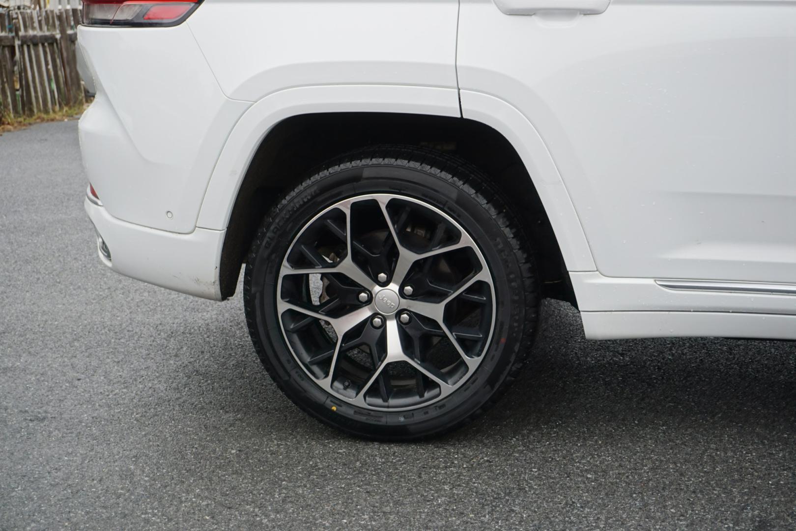 2022 Bright White Clearcoat /Tupelo/Black JEEP GRAND CHEROKEE SUMMIT RESERVE (1C4RJHET6N8) , located at 312 Centre Ave, Schuylkill Haven, PA, 17972, (570) 593-5278, 40.638130, -76.177383 - Photo#16