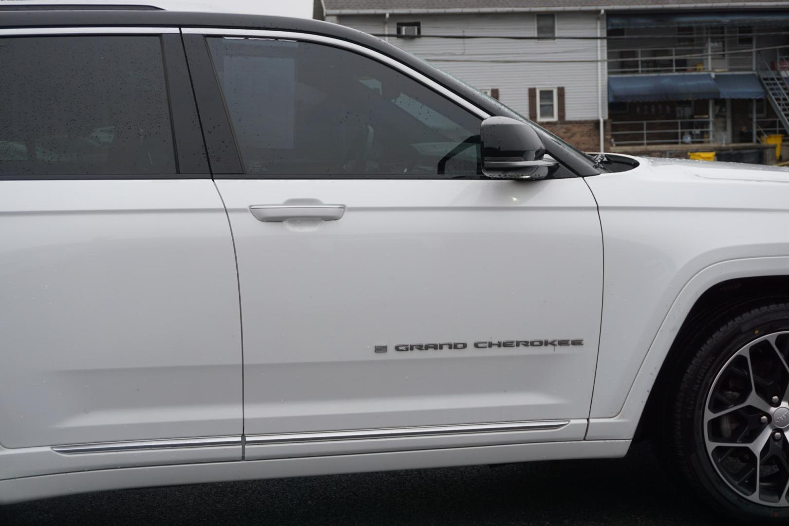 2022 Bright White Clearcoat /Tupelo/Black JEEP GRAND CHEROKEE SUMMIT RESERVE (1C4RJHET6N8) , located at 312 Centre Ave, Schuylkill Haven, PA, 17972, (570) 593-5278, 40.638130, -76.177383 - Photo#19