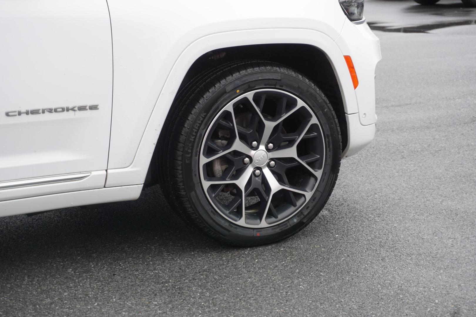 2022 Bright White Clearcoat /Tupelo/Black JEEP GRAND CHEROKEE SUMMIT RESERVE (1C4RJHET6N8) , located at 312 Centre Ave, Schuylkill Haven, PA, 17972, (570) 593-5278, 40.638130, -76.177383 - Photo#21