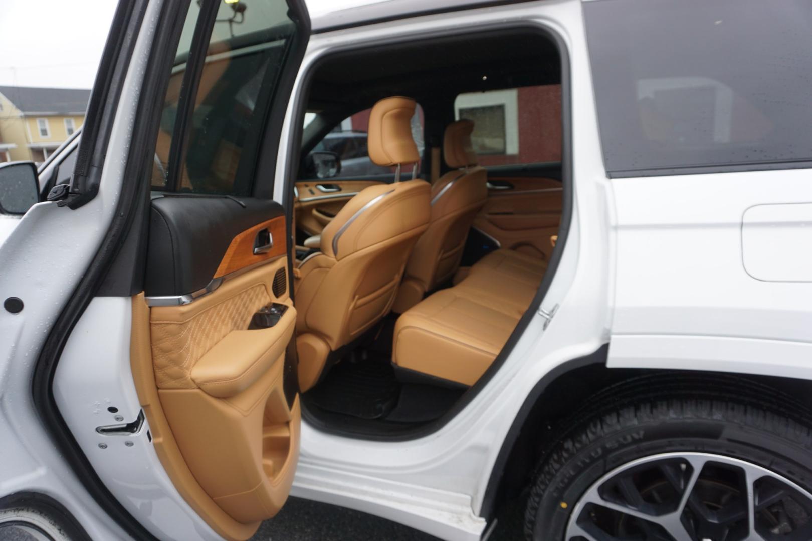 2022 Bright White Clearcoat /Tupelo/Black JEEP GRAND CHEROKEE SUMMIT RESERVE (1C4RJHET6N8) , located at 312 Centre Ave, Schuylkill Haven, PA, 17972, (570) 593-5278, 40.638130, -76.177383 - Photo#35