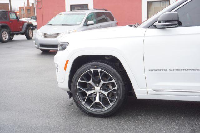 2022 Bright White Clearcoat /Tupelo/Black Jeep Grand Cherokee Summit Reserve 4x4 (1C4RJHET6N8) , located at 312 Centre Ave, Schuylkill Haven, PA, 17972, (570) 593-5278, 40.638130, -76.177383 - Photo#2