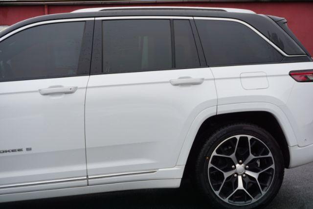 2022 Bright White Clearcoat /Tupelo/Black Jeep Grand Cherokee Summit Reserve 4x4 (1C4RJHET6N8) , located at 312 Centre Ave, Schuylkill Haven, PA, 17972, (570) 593-5278, 40.638130, -76.177383 - Photo#6