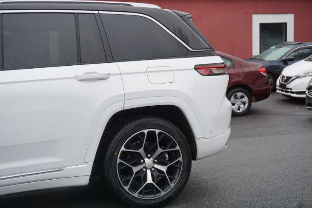 2022 Bright White Clearcoat /Tupelo/Black Jeep Grand Cherokee Summit Reserve 4x4 (1C4RJHET6N8) , located at 312 Centre Ave, Schuylkill Haven, PA, 17972, (570) 593-5278, 40.638130, -76.177383 - Photo#7