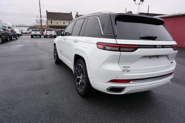 2022 Bright White Clearcoat /Tupelo/Black Jeep Grand Cherokee Summit Reserve 4x4 (1C4RJHET6N8) , located at 312 Centre Ave, Schuylkill Haven, PA, 17972, (570) 593-5278, 40.638130, -76.177383 - Photo#9