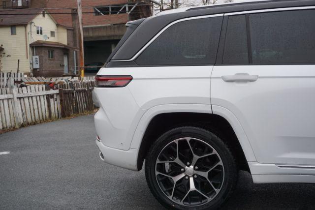 2022 Bright White Clearcoat /Tupelo/Black Jeep Grand Cherokee Summit Reserve 4x4 (1C4RJHET6N8) , located at 312 Centre Ave, Schuylkill Haven, PA, 17972, (570) 593-5278, 40.638130, -76.177383 - Photo#15