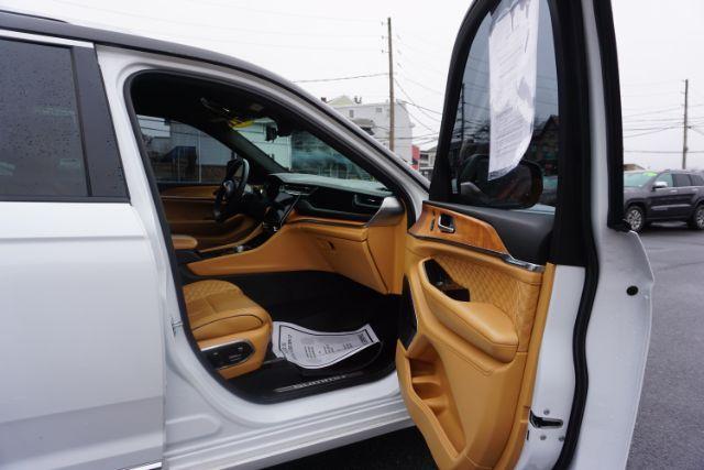 2022 Bright White Clearcoat /Tupelo/Black Jeep Grand Cherokee Summit Reserve 4x4 (1C4RJHET6N8) , located at 312 Centre Ave, Schuylkill Haven, PA, 17972, (570) 593-5278, 40.638130, -76.177383 - Photo#47