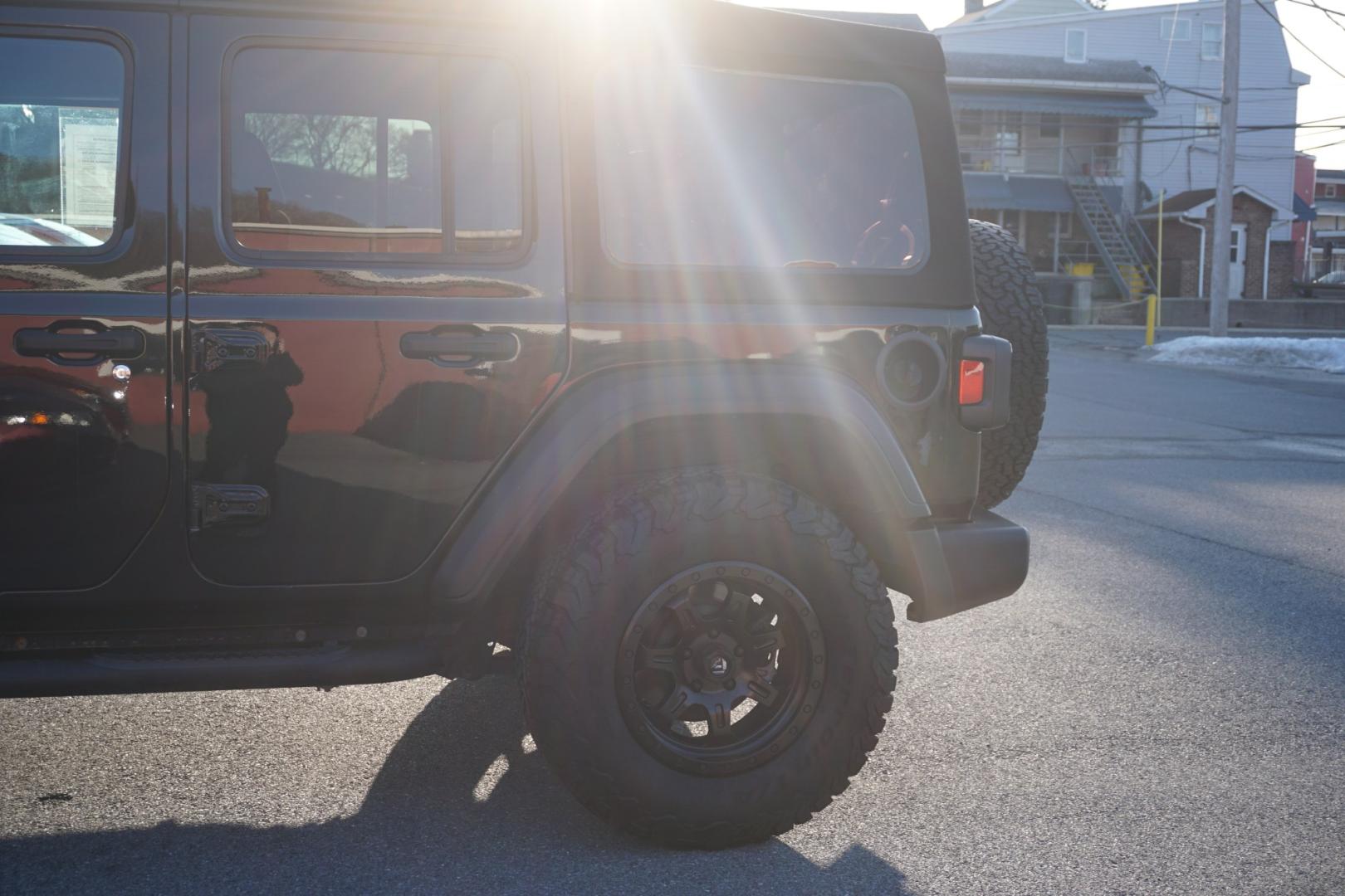 2018 BLACK CLEARCOAT JEEP WRANGLER UNLIMITED SPORT S (1C4HJXDG3JW) with an 3.6L V6 F DOHC 24V engine, AUTOMATIC transmission, located at 312 Centre Ave, Schuylkill Haven, PA, 17972, (570) 593-5278, 40.638130, -76.177383- Photo#5