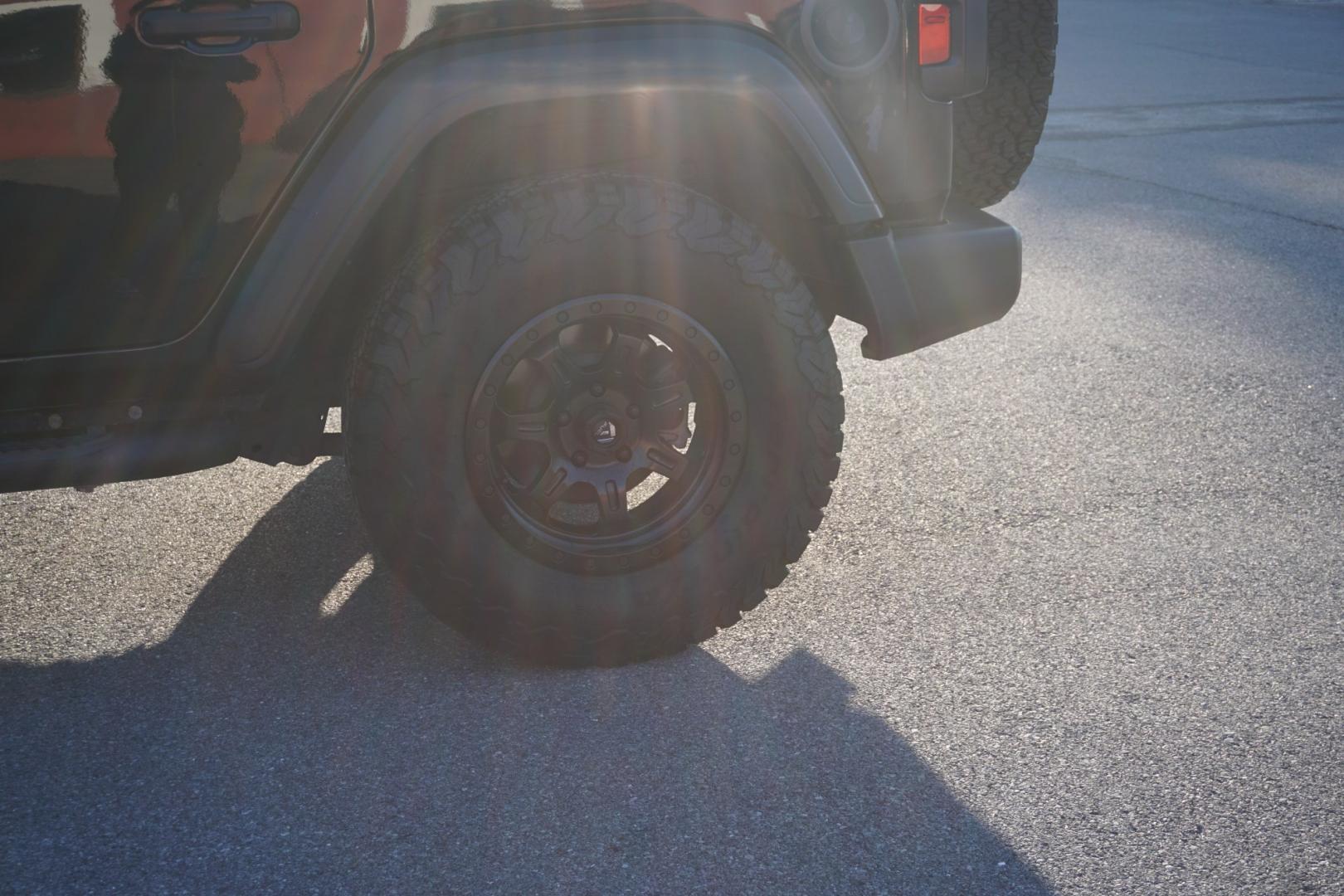 2018 BLACK CLEARCOAT JEEP WRANGLER UNLIMITED SPORT S (1C4HJXDG3JW) with an 3.6L V6 F DOHC 24V engine, AUTOMATIC transmission, located at 312 Centre Ave, Schuylkill Haven, PA, 17972, (570) 593-5278, 40.638130, -76.177383- Photo#8