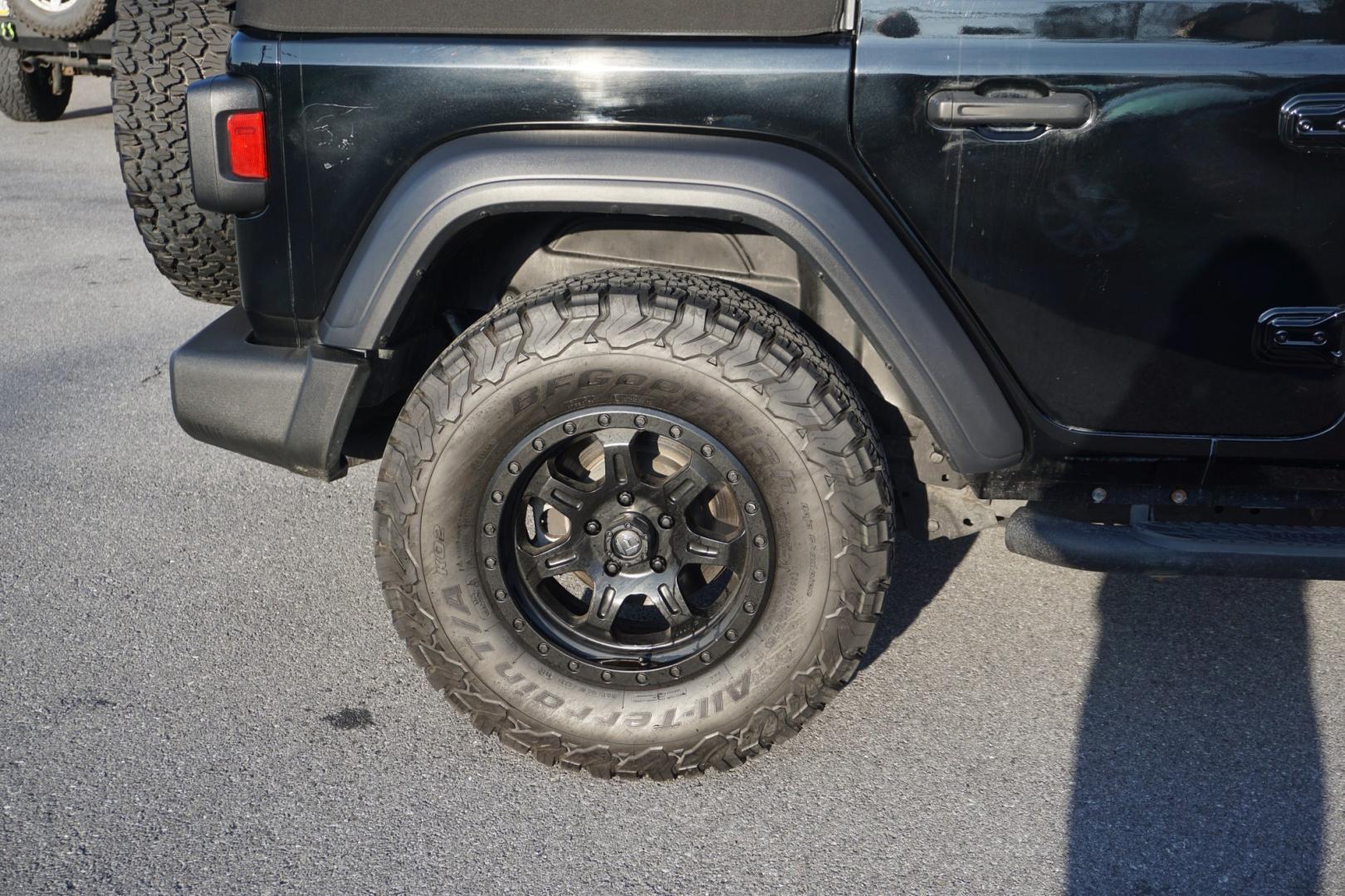 2018 BLACK CLEARCOAT JEEP WRANGLER UNLIMITED SPORT S (1C4HJXDG3JW) with an 3.6L V6 F DOHC 24V engine, AUTOMATIC transmission, located at 312 Centre Ave, Schuylkill Haven, PA, 17972, (570) 593-5278, 40.638130, -76.177383- Photo#17
