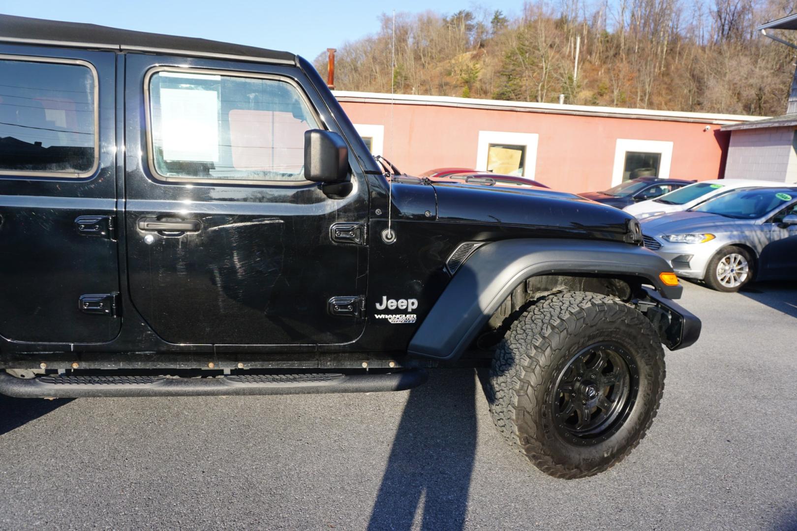 2018 BLACK CLEARCOAT JEEP WRANGLER UNLIMITED SPORT S (1C4HJXDG3JW) with an 3.6L V6 F DOHC 24V engine, AUTOMATIC transmission, located at 312 Centre Ave, Schuylkill Haven, PA, 17972, (570) 593-5278, 40.638130, -76.177383- Photo#18