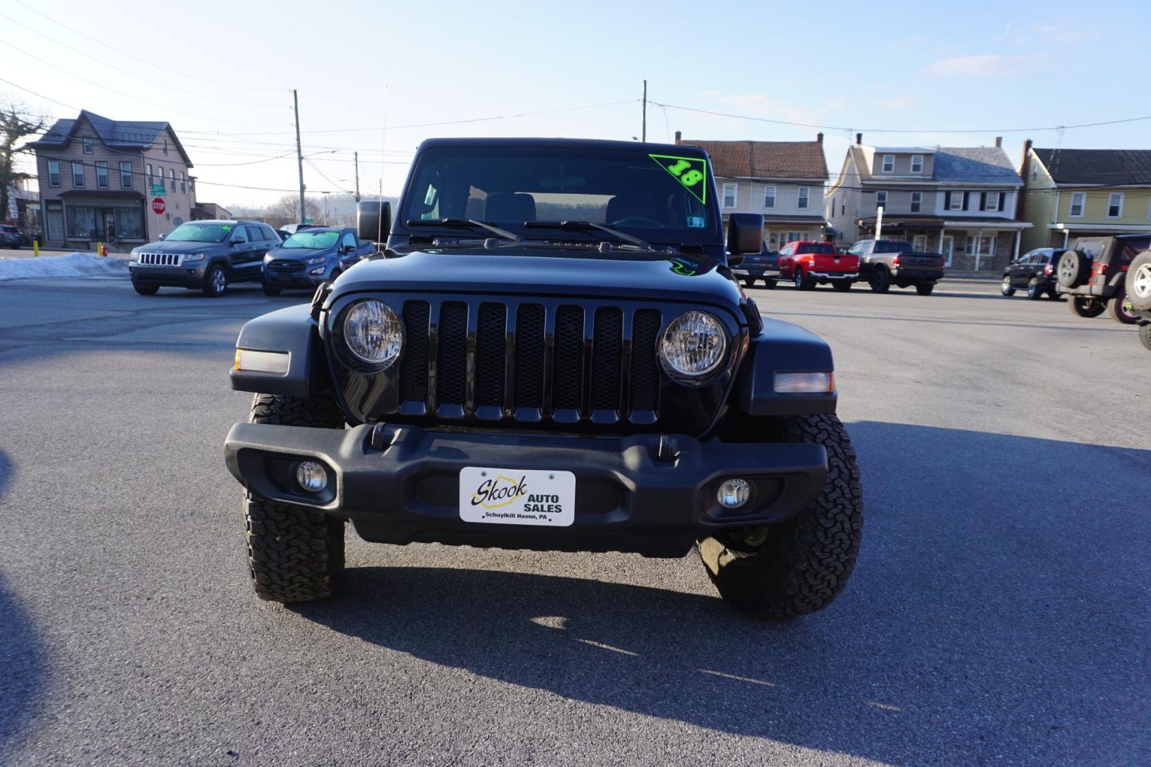 2018 BLACK CLEARCOAT JEEP WRANGLER UNLIMITED SPORT S (1C4HJXDG3JW) with an 3.6L V6 F DOHC 24V engine, AUTOMATIC transmission, located at 312 Centre Ave, Schuylkill Haven, PA, 17972, (570) 593-5278, 40.638130, -76.177383- Photo#22