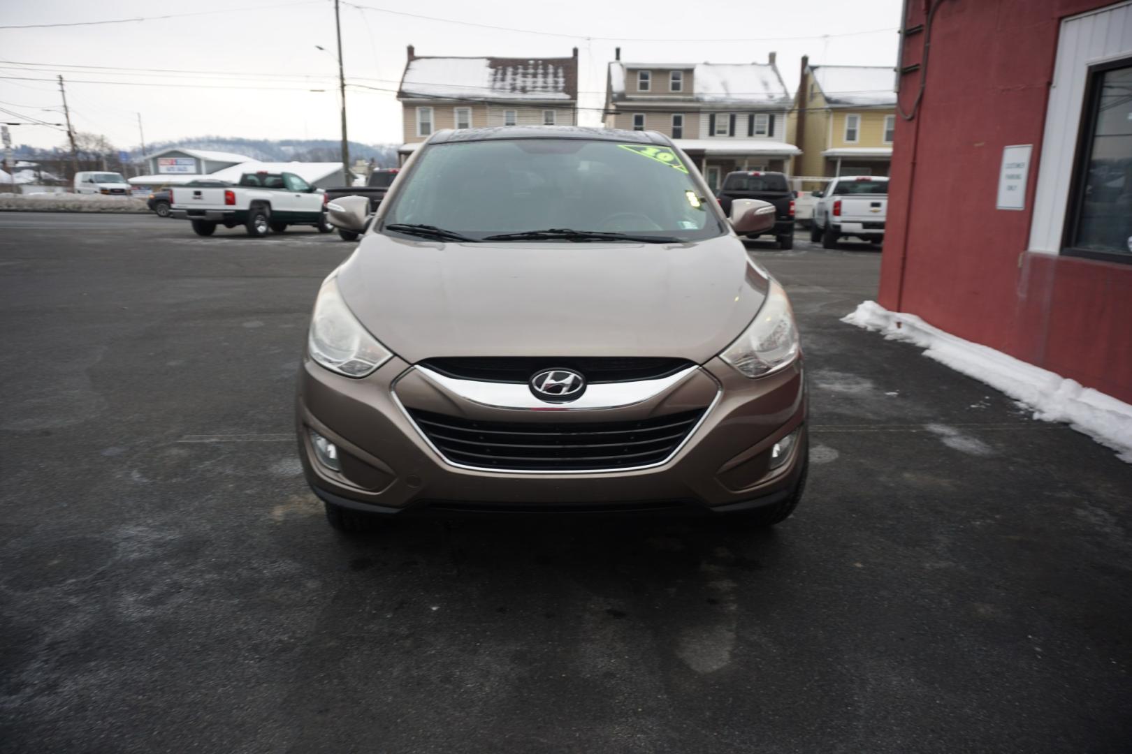 2010 Chai Bronze Metallic HYUNDAI TUCSON LIMITED (KM8JUCAC1AU) with an 2.4L L4 DOHC 16V engine, 6-Speed Automatic transmission, located at 312 Centre Ave, Schuylkill Haven, PA, 17972, (570) 593-5278, 40.638130, -76.177383 - Photo#23