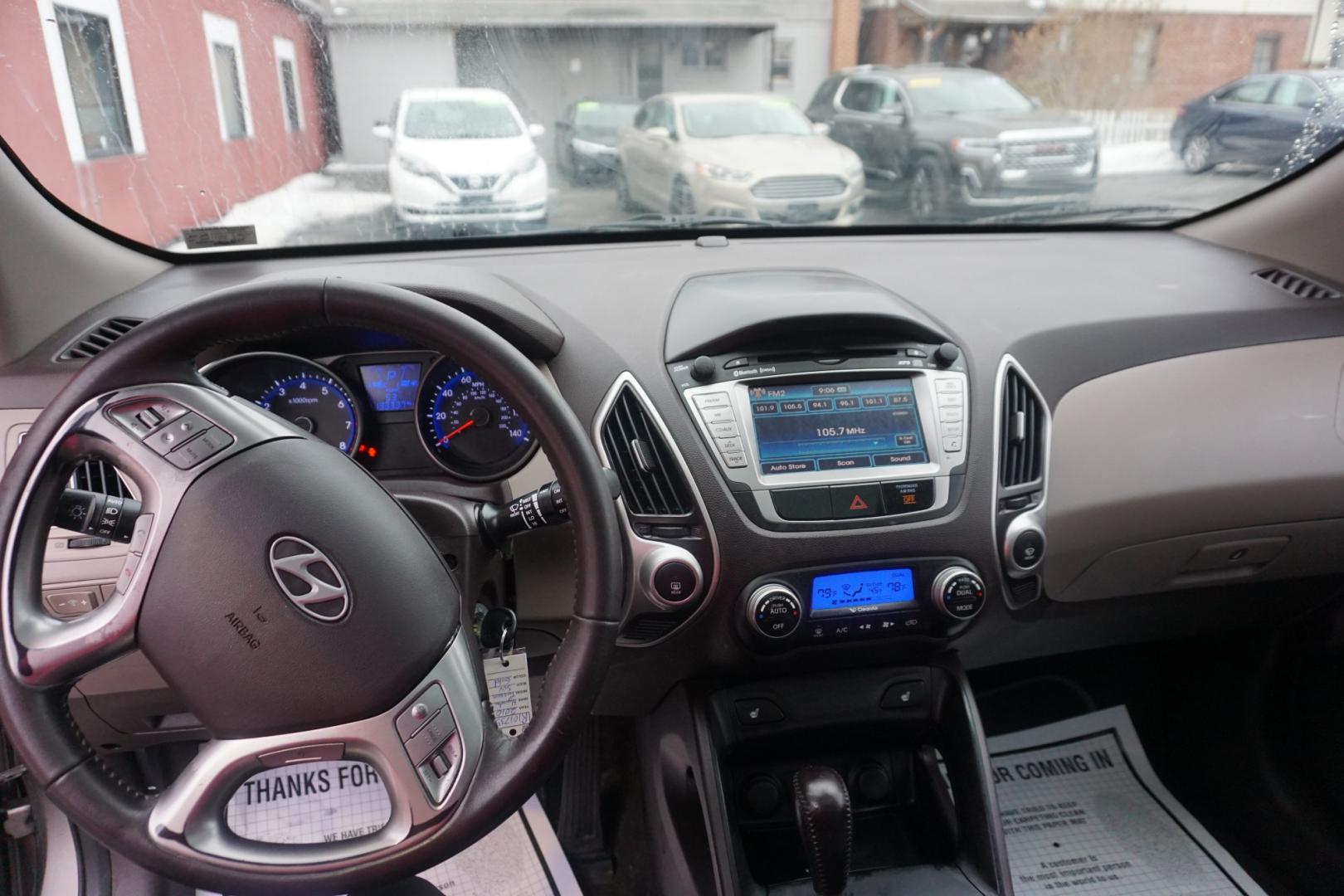 2010 Chai Bronze Metallic HYUNDAI TUCSON LIMITED (KM8JUCAC1AU) with an 2.4L L4 DOHC 16V engine, 6-Speed Automatic transmission, located at 312 Centre Ave, Schuylkill Haven, PA, 17972, (570) 593-5278, 40.638130, -76.177383 - Photo#33