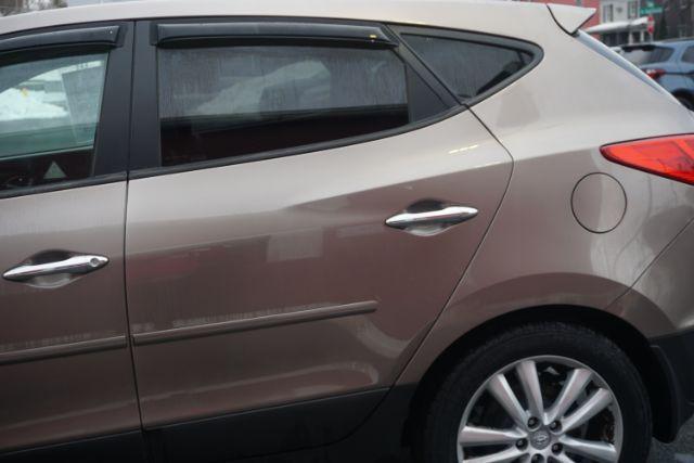 2010 Chai Bronze Metallic Hyundai Tucson Limited 4WD (KM8JUCAC1AU) with an 2.4L L4 DOHC 16V engine, 6-Speed Automatic transmission, located at 312 Centre Ave, Schuylkill Haven, PA, 17972, (570) 593-5278, 40.638130, -76.177383 - Photo#6
