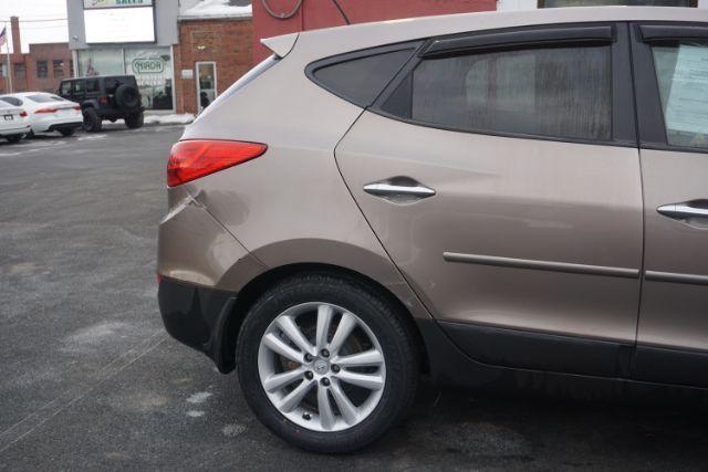 2010 Chai Bronze Metallic Hyundai Tucson Limited 4WD (KM8JUCAC1AU) with an 2.4L L4 DOHC 16V engine, 6-Speed Automatic transmission, located at 312 Centre Ave, Schuylkill Haven, PA, 17972, (570) 593-5278, 40.638130, -76.177383 - Photo#15