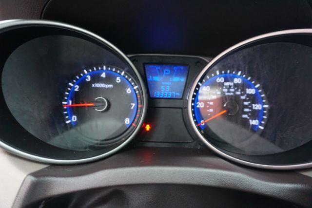 2010 Chai Bronze Metallic Hyundai Tucson Limited 4WD (KM8JUCAC1AU) with an 2.4L L4 DOHC 16V engine, 6-Speed Automatic transmission, located at 312 Centre Ave, Schuylkill Haven, PA, 17972, (570) 593-5278, 40.638130, -76.177383 - Photo#32