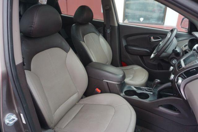 2010 Chai Bronze Metallic Hyundai Tucson Limited 4WD (KM8JUCAC1AU) with an 2.4L L4 DOHC 16V engine, 6-Speed Automatic transmission, located at 312 Centre Ave, Schuylkill Haven, PA, 17972, (570) 593-5278, 40.638130, -76.177383 - Photo#52