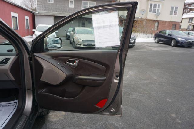 2010 Chai Bronze Metallic Hyundai Tucson Limited 4WD (KM8JUCAC1AU) with an 2.4L L4 DOHC 16V engine, 6-Speed Automatic transmission, located at 312 Centre Ave, Schuylkill Haven, PA, 17972, (570) 593-5278, 40.638130, -76.177383 - Photo#53