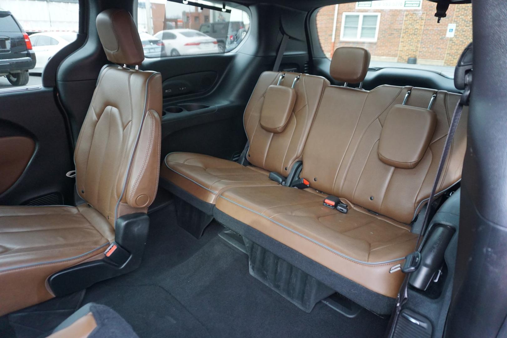 2020 CERAMIC GRAY CLEARCO CHRYSLER PACIFICA LIMITED (2C4RC1GG6LR) with an 3.6L V6 engine, AUTOMATIC transmission, located at 312 Centre Ave, Schuylkill Haven, PA, 17972, (570) 593-5278, 40.638130, -76.177383- Photo#20