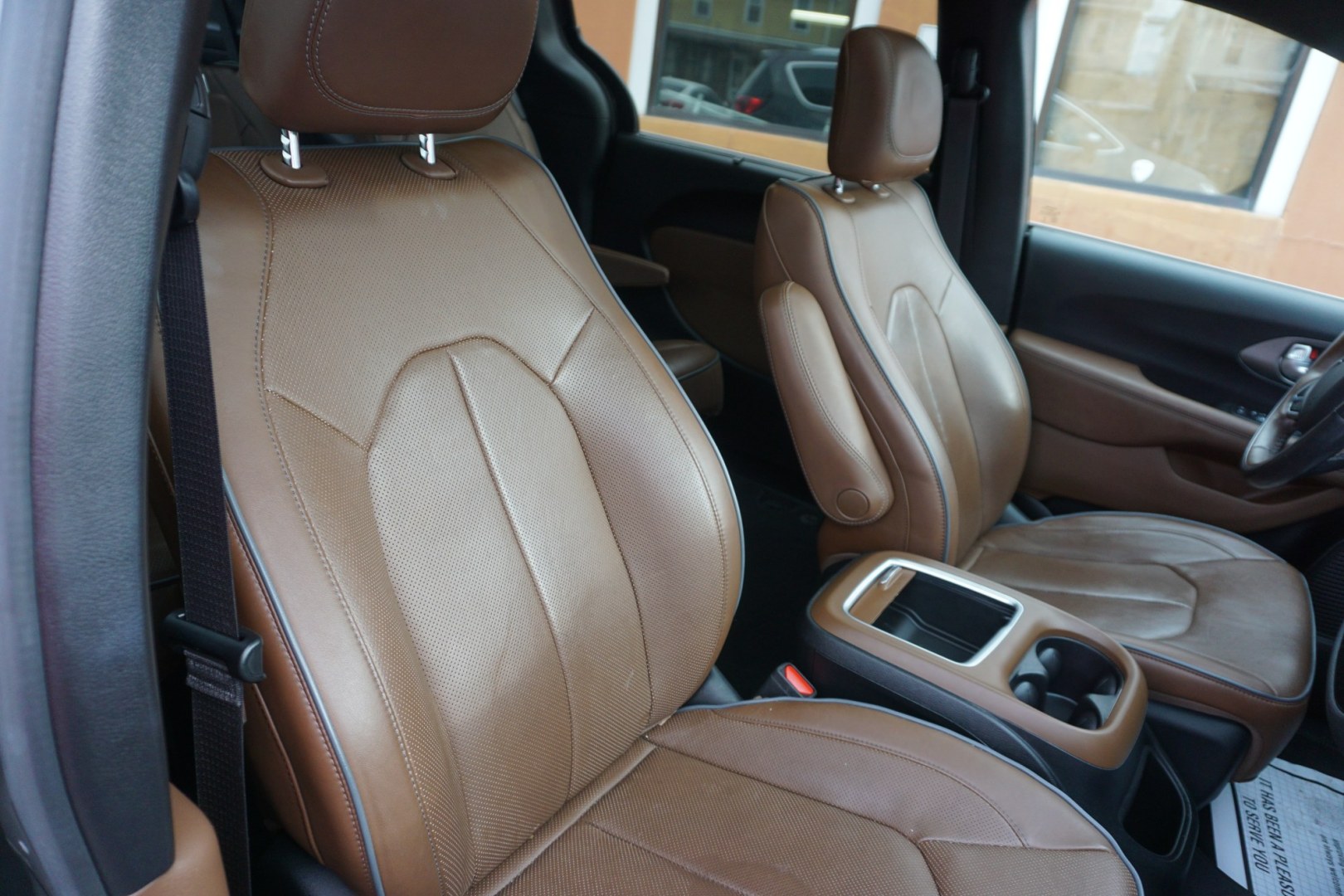 2020 Ceramic Gray Clearcoat /Deep Mocha/Black/Deep Mocha CHRYSLER PACIFICA LIMITED (2C4RC1GG6LR) with an 3.6L V-6 DOHC engine, located at 312 Centre Ave, Schuylkill Haven, PA, 17972, (570) 593-5278, 40.638130, -76.177383 - Photo#29