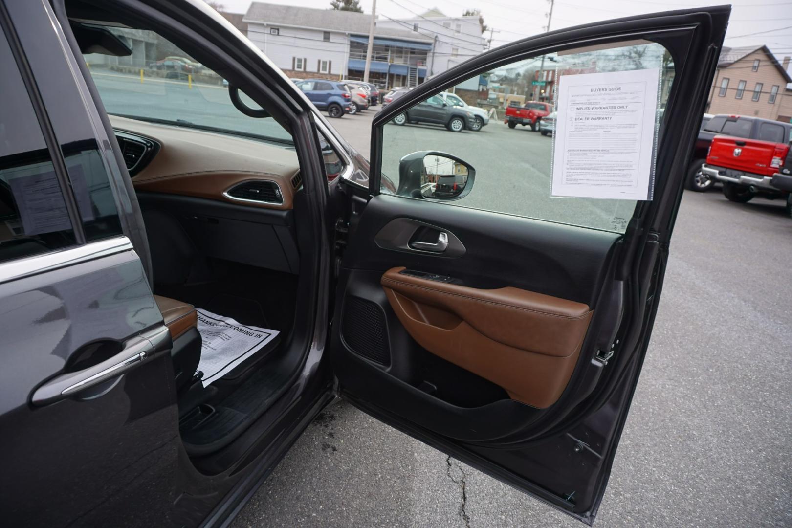 2020 CERAMIC GRAY CLEARCO CHRYSLER PACIFICA LIMITED (2C4RC1GG6LR) with an 3.6L V6 engine, AUTOMATIC transmission, located at 312 Centre Ave, Schuylkill Haven, PA, 17972, (570) 593-5278, 40.638130, -76.177383- Photo#31
