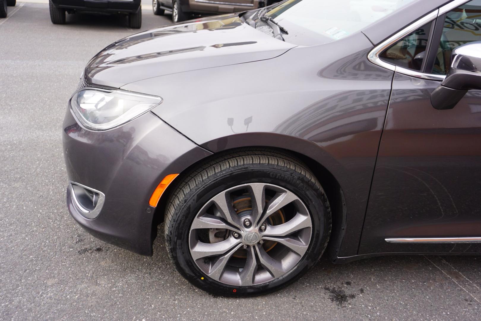 2020 CERAMIC GRAY CLEARCO CHRYSLER PACIFICA LIMITED (2C4RC1GG6LR) with an 3.6L V6 engine, AUTOMATIC transmission, located at 312 Centre Ave, Schuylkill Haven, PA, 17972, (570) 593-5278, 40.638130, -76.177383- Photo#33
