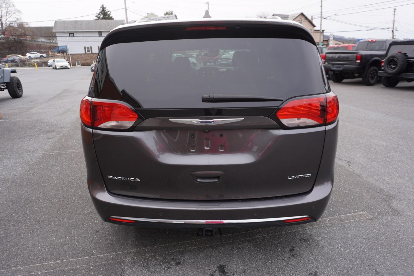 2020 CERAMIC GRAY CLEARCO CHRYSLER PACIFICA LIMITED (2C4RC1GG6LR) with an 3.6L V6 engine, AUTOMATIC transmission, located at 312 Centre Ave, Schuylkill Haven, PA, 17972, (570) 593-5278, 40.638130, -76.177383- Photo#37