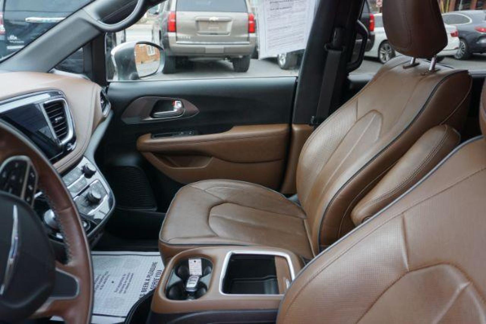 2020 CERAMIC GRAY CLEARCO CHRYSLER PACIFICA LIMITED (2C4RC1GG6LR) with an 3.6L V6 engine, AUTOMATIC transmission, located at 312 Centre Ave, Schuylkill Haven, PA, 17972, (570) 593-5278, 40.638130, -76.177383- Photo#48
