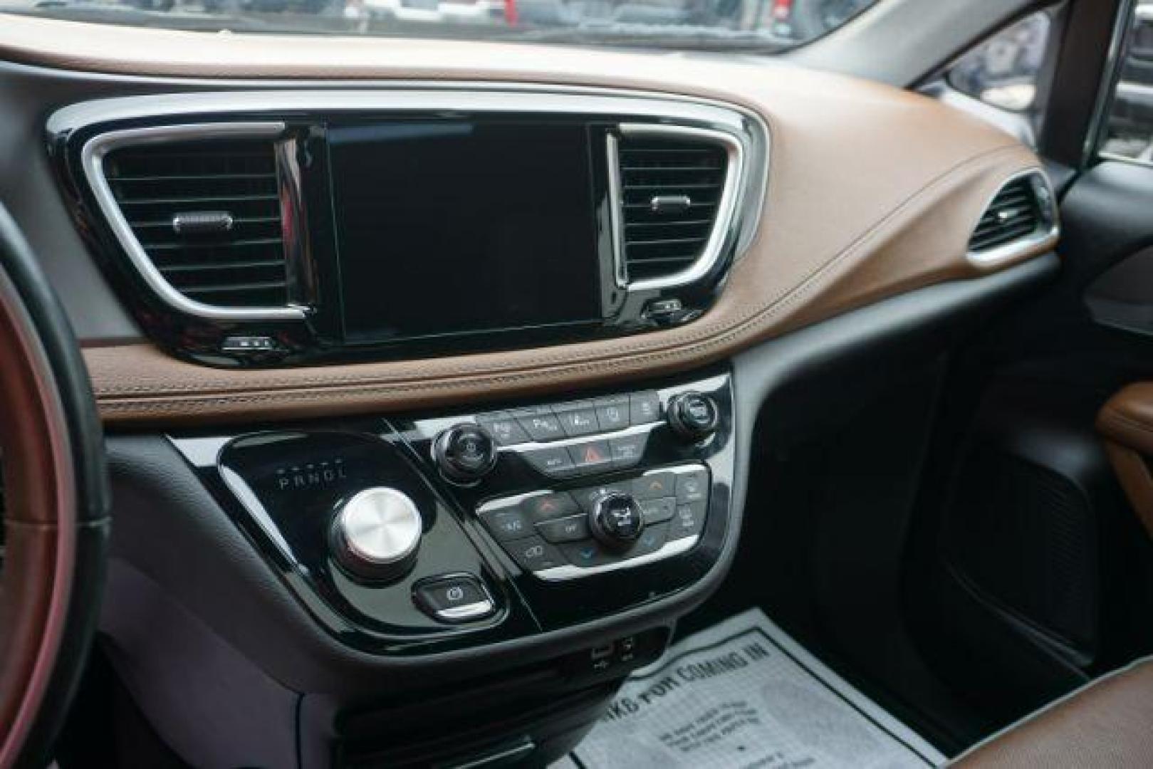 2020 CERAMIC GRAY CLEARCO CHRYSLER PACIFICA LIMITED (2C4RC1GG6LR) with an 3.6L V6 engine, AUTOMATIC transmission, located at 312 Centre Ave, Schuylkill Haven, PA, 17972, (570) 593-5278, 40.638130, -76.177383- Photo#49