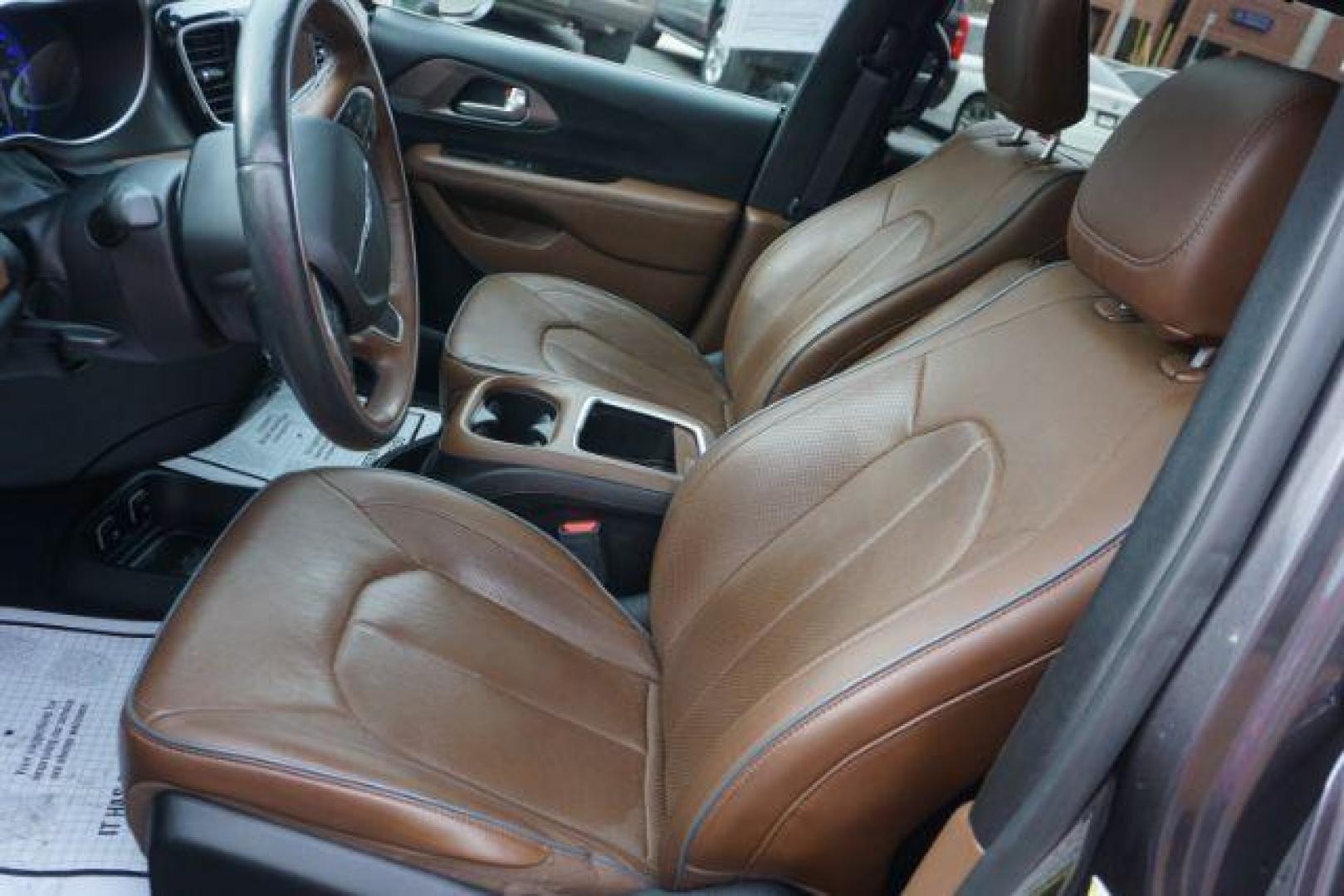 2020 CERAMIC GRAY CLEARCO CHRYSLER PACIFICA LIMITED (2C4RC1GG6LR) with an 3.6L V6 engine, AUTOMATIC transmission, located at 312 Centre Ave, Schuylkill Haven, PA, 17972, (570) 593-5278, 40.638130, -76.177383- Photo#54