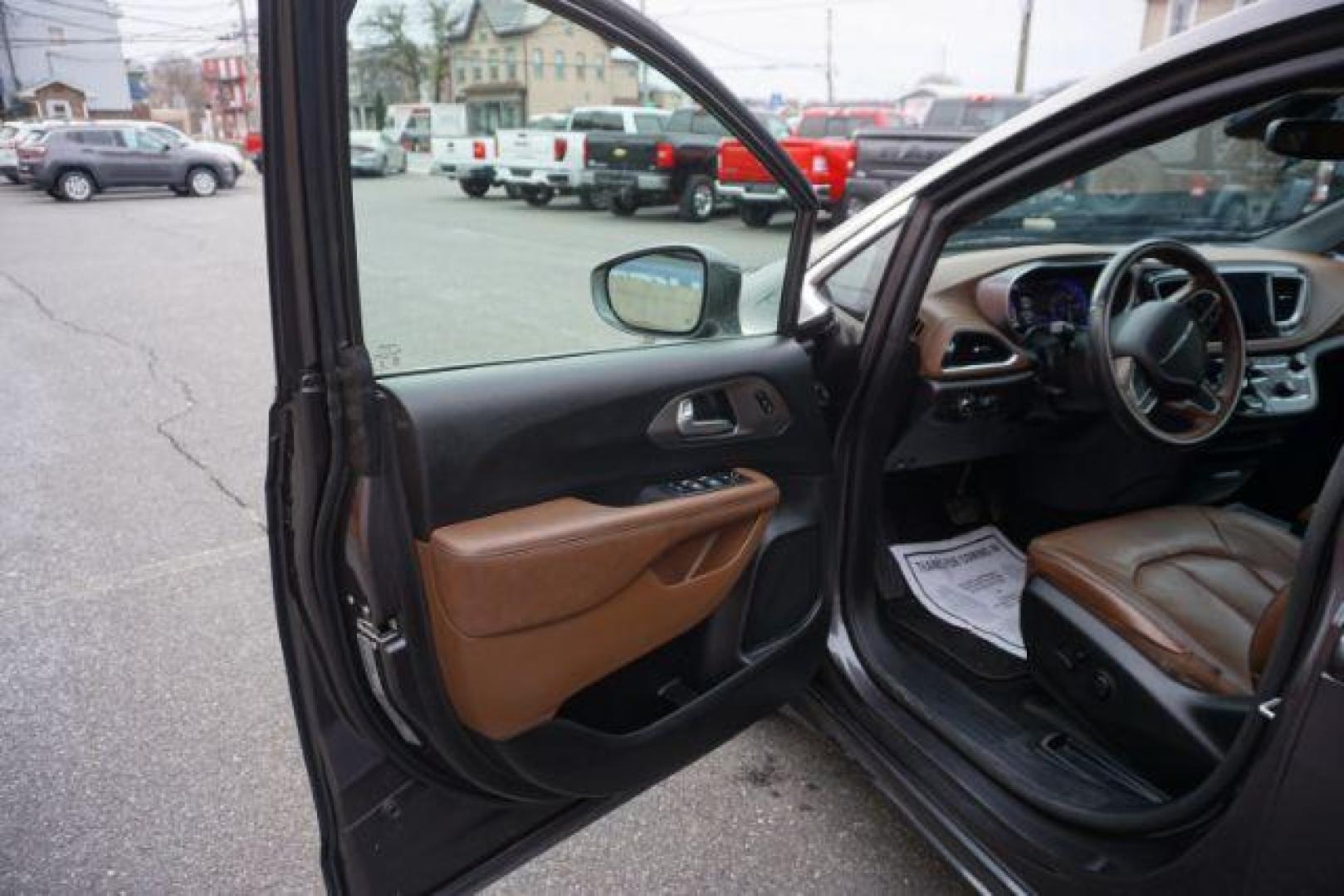 2020 CERAMIC GRAY CLEARCO CHRYSLER PACIFICA LIMITED (2C4RC1GG6LR) with an 3.6L V6 engine, AUTOMATIC transmission, located at 312 Centre Ave, Schuylkill Haven, PA, 17972, (570) 593-5278, 40.638130, -76.177383- Photo#55