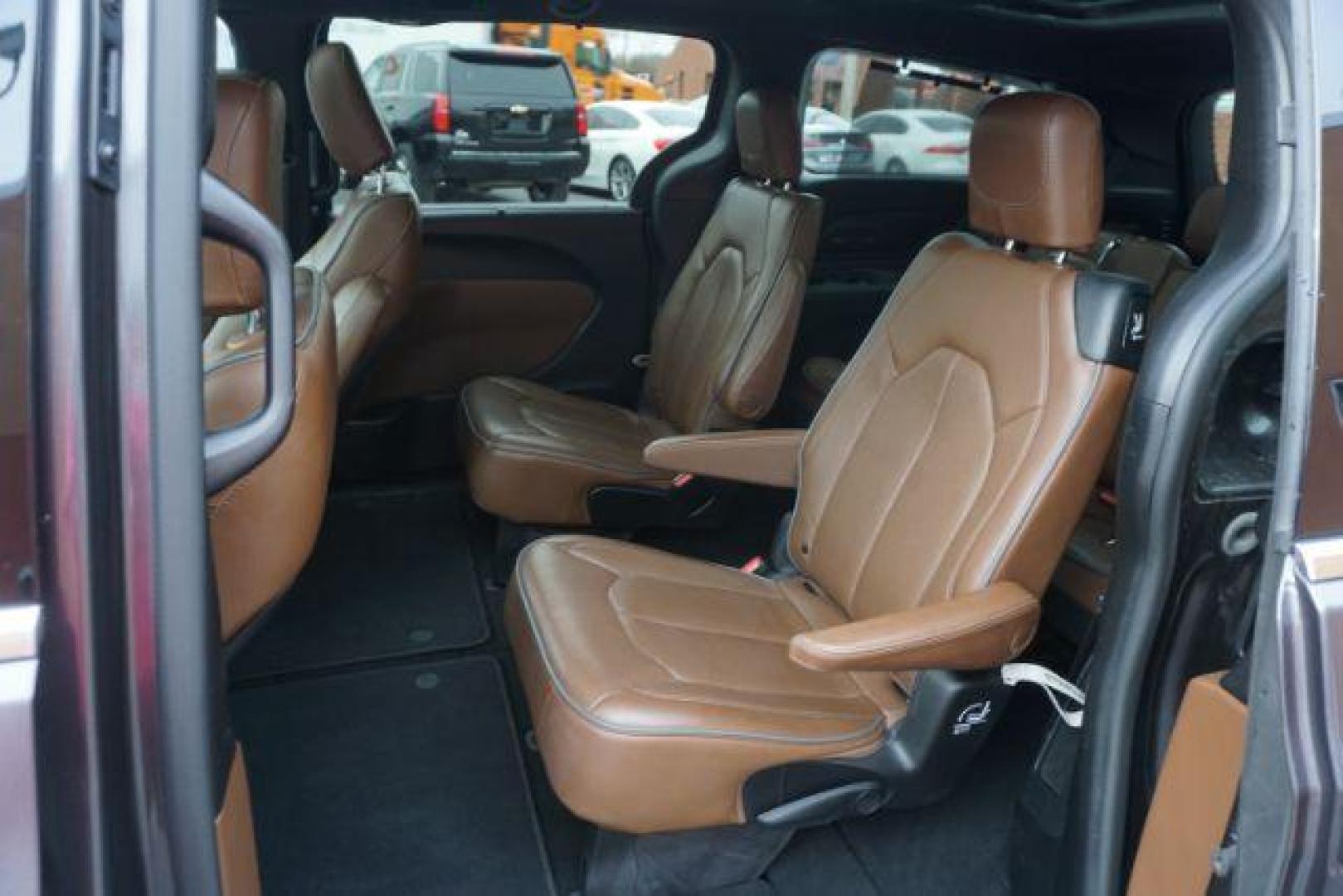 2020 CERAMIC GRAY CLEARCO CHRYSLER PACIFICA LIMITED (2C4RC1GG6LR) with an 3.6L V6 engine, AUTOMATIC transmission, located at 312 Centre Ave, Schuylkill Haven, PA, 17972, (570) 593-5278, 40.638130, -76.177383- Photo#59