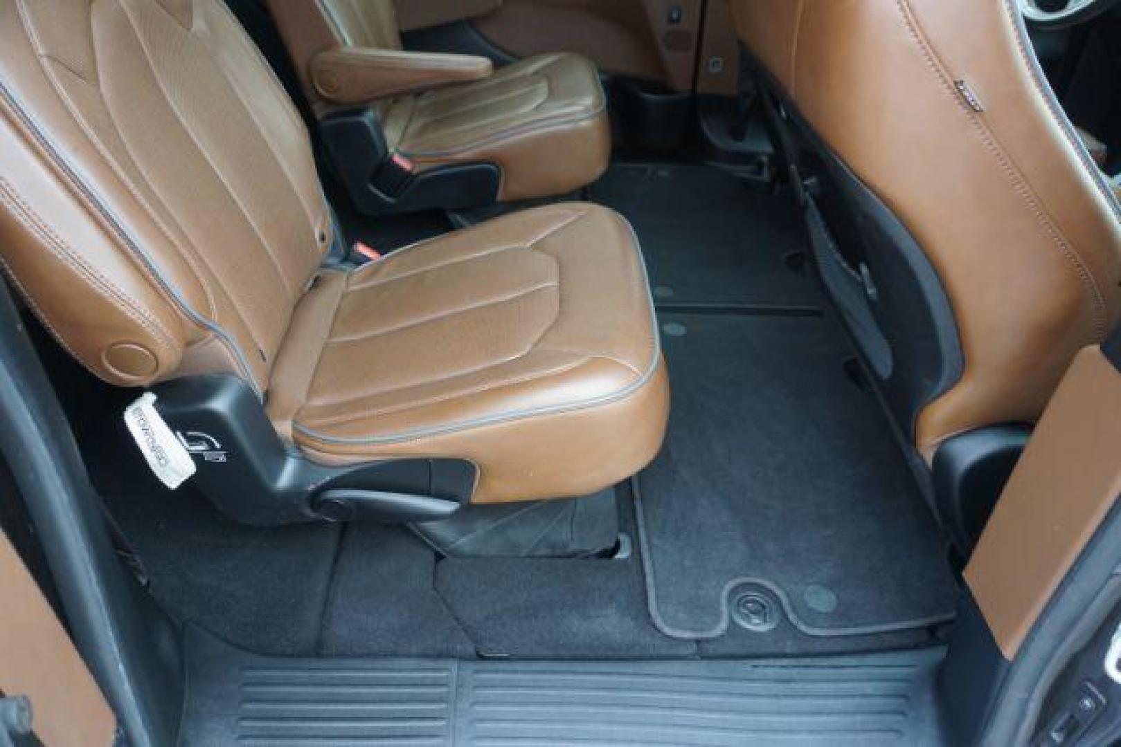 2020 CERAMIC GRAY CLEARCO CHRYSLER PACIFICA LIMITED (2C4RC1GG6LR) with an 3.6L V6 engine, AUTOMATIC transmission, located at 312 Centre Ave, Schuylkill Haven, PA, 17972, (570) 593-5278, 40.638130, -76.177383- Photo#66