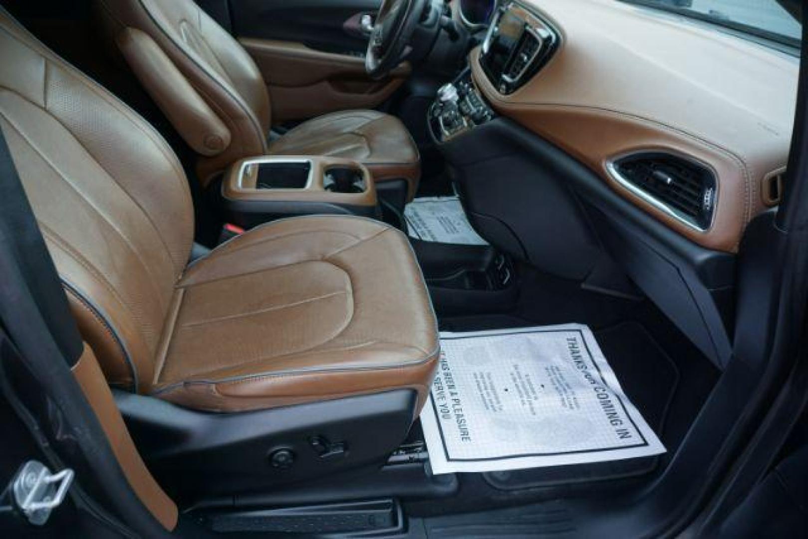 2020 CERAMIC GRAY CLEARCO CHRYSLER PACIFICA LIMITED (2C4RC1GG6LR) with an 3.6L V6 engine, AUTOMATIC transmission, located at 312 Centre Ave, Schuylkill Haven, PA, 17972, (570) 593-5278, 40.638130, -76.177383- Photo#70