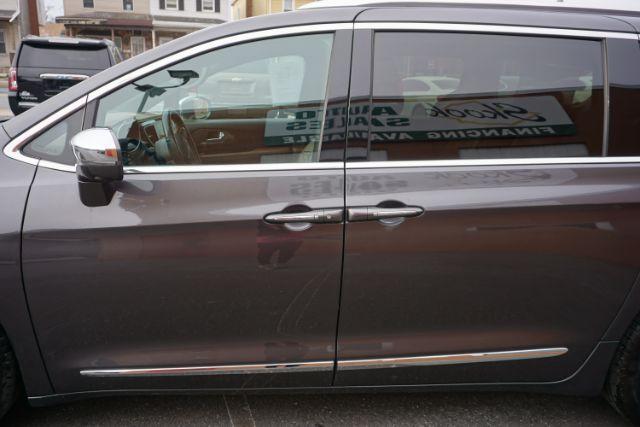 2020 Ceramic Gray Clearcoat /Deep Mocha/Black/Deep Mocha Chrysler Pacifica Limited (2C4RC1GG6LR) with an 3.6L V-6 DOHC engine, located at 312 Centre Ave, Schuylkill Haven, PA, 17972, (570) 593-5278, 40.638130, -76.177383 - Photo#34