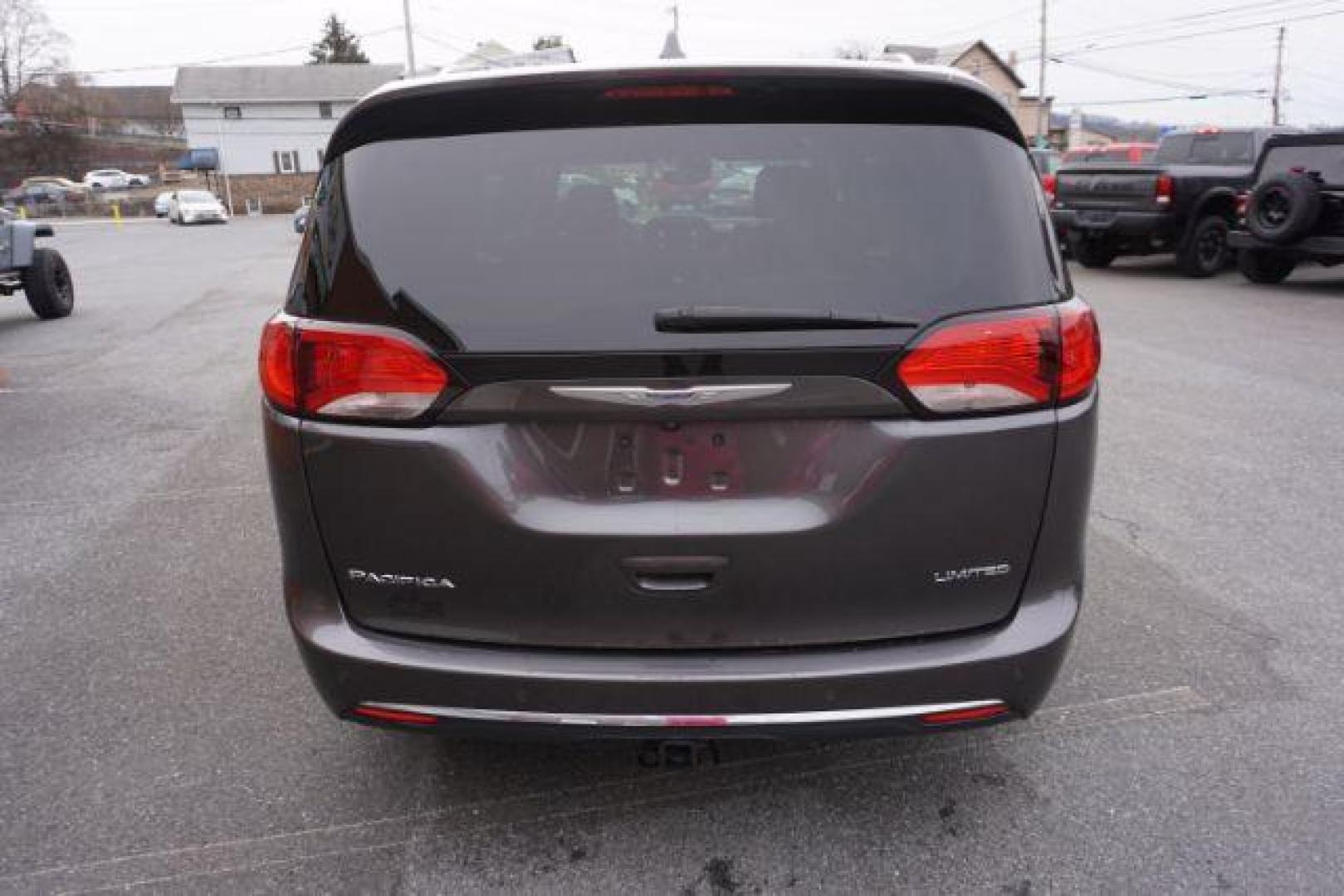 2020 CERAMIC GRAY CLEARCO CHRYSLER PACIFICA LIMITED (2C4RC1GG6LR) with an 3.6L V6 engine, AUTOMATIC transmission, located at 312 Centre Ave, Schuylkill Haven, PA, 17972, (570) 593-5278, 40.638130, -76.177383- Photo#77