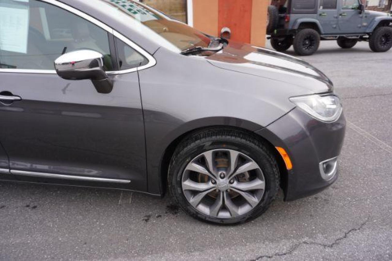 2020 CERAMIC GRAY CLEARCO CHRYSLER PACIFICA LIMITED (2C4RC1GG6LR) with an 3.6L V6 engine, AUTOMATIC transmission, located at 312 Centre Ave, Schuylkill Haven, PA, 17972, (570) 593-5278, 40.638130, -76.177383- Photo#83