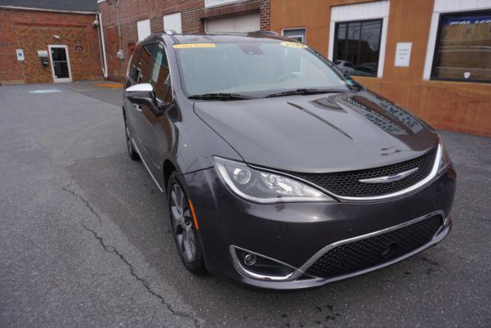 2020 CERAMIC GRAY CLEARCO CHRYSLER PACIFICA LIMITED (2C4RC1GG6LR) with an 3.6L V6 engine, AUTOMATIC transmission, located at 312 Centre Ave, Schuylkill Haven, PA, 17972, (570) 593-5278, 40.638130, -76.177383- Photo#84