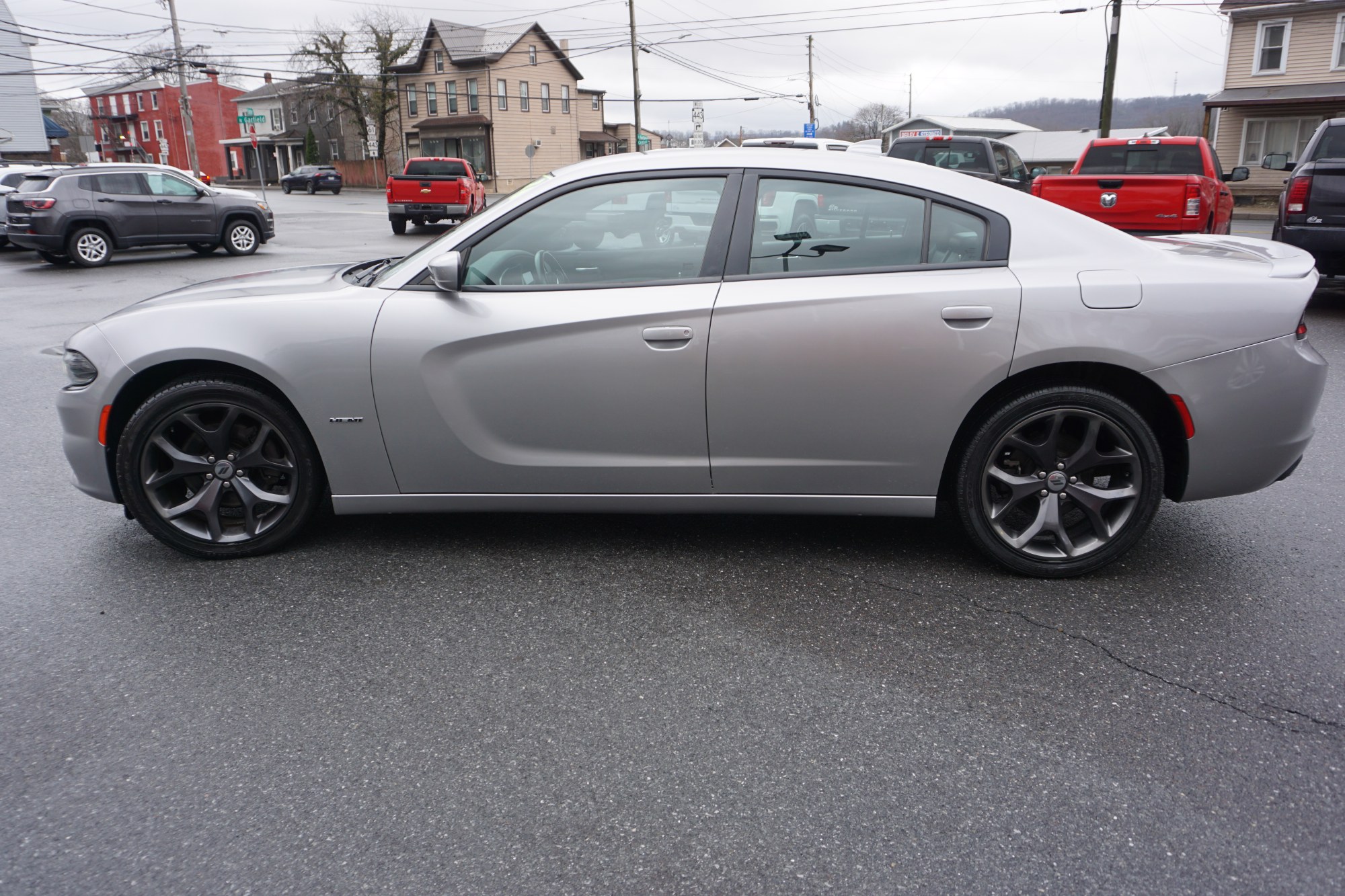 photo of 2018 Dodge Charger R/T RWD