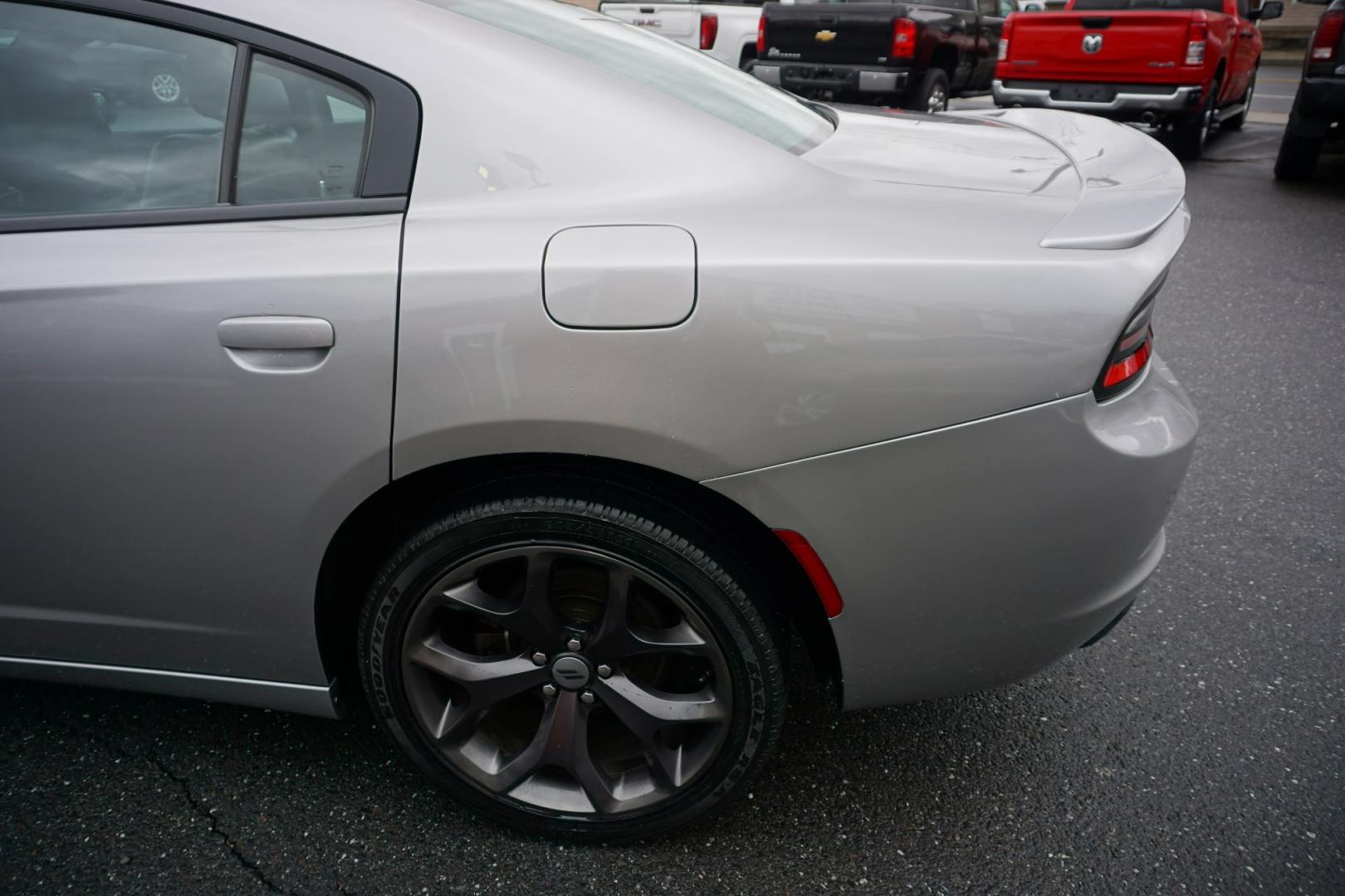 2018 Maximum Steel Metallic Clearcoat /Black DODGE CHARGER R/T (2C3CDXCT2JH) with an HEMI 5.7L V-8 regular unleaded engine, located at 312 Centre Ave, Schuylkill Haven, PA, 17972, (570) 593-5278, 40.638130, -76.177383 - Photo#9