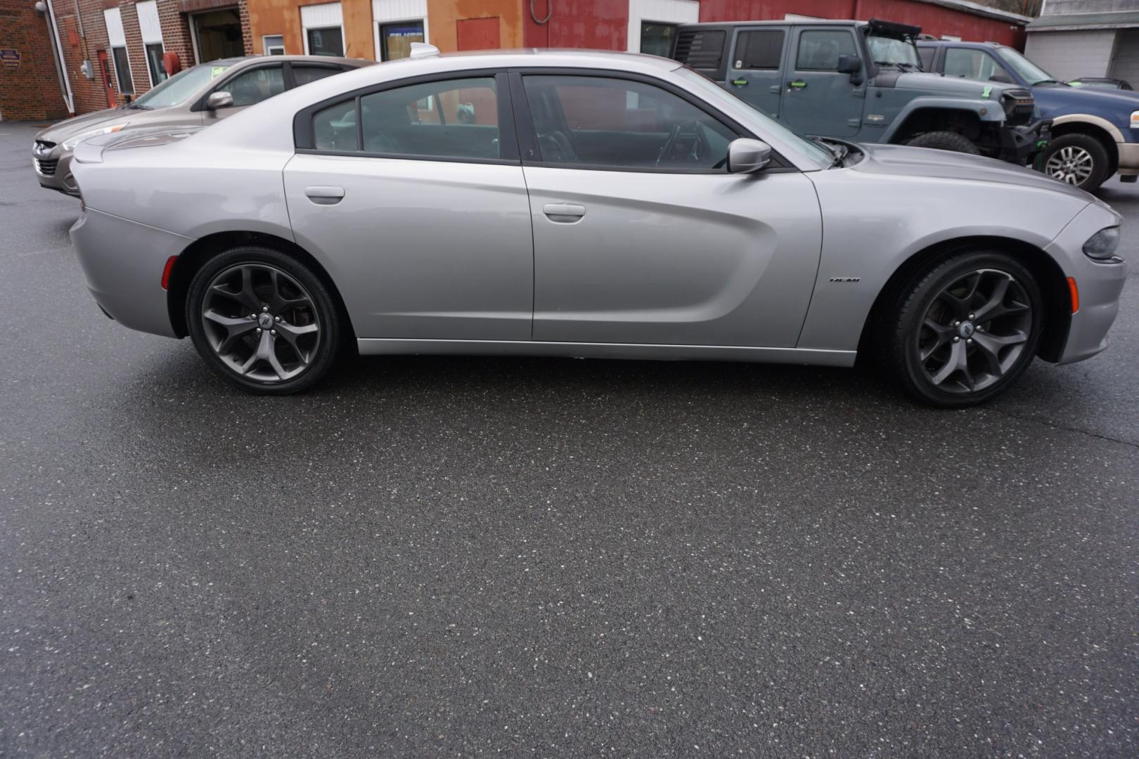 2018 Maximum Steel Metallic Clearcoat /Black DODGE CHARGER R/T (2C3CDXCT2JH) with an HEMI 5.7L V-8 regular unleaded engine, located at 312 Centre Ave, Schuylkill Haven, PA, 17972, (570) 593-5278, 40.638130, -76.177383 - Photo#18