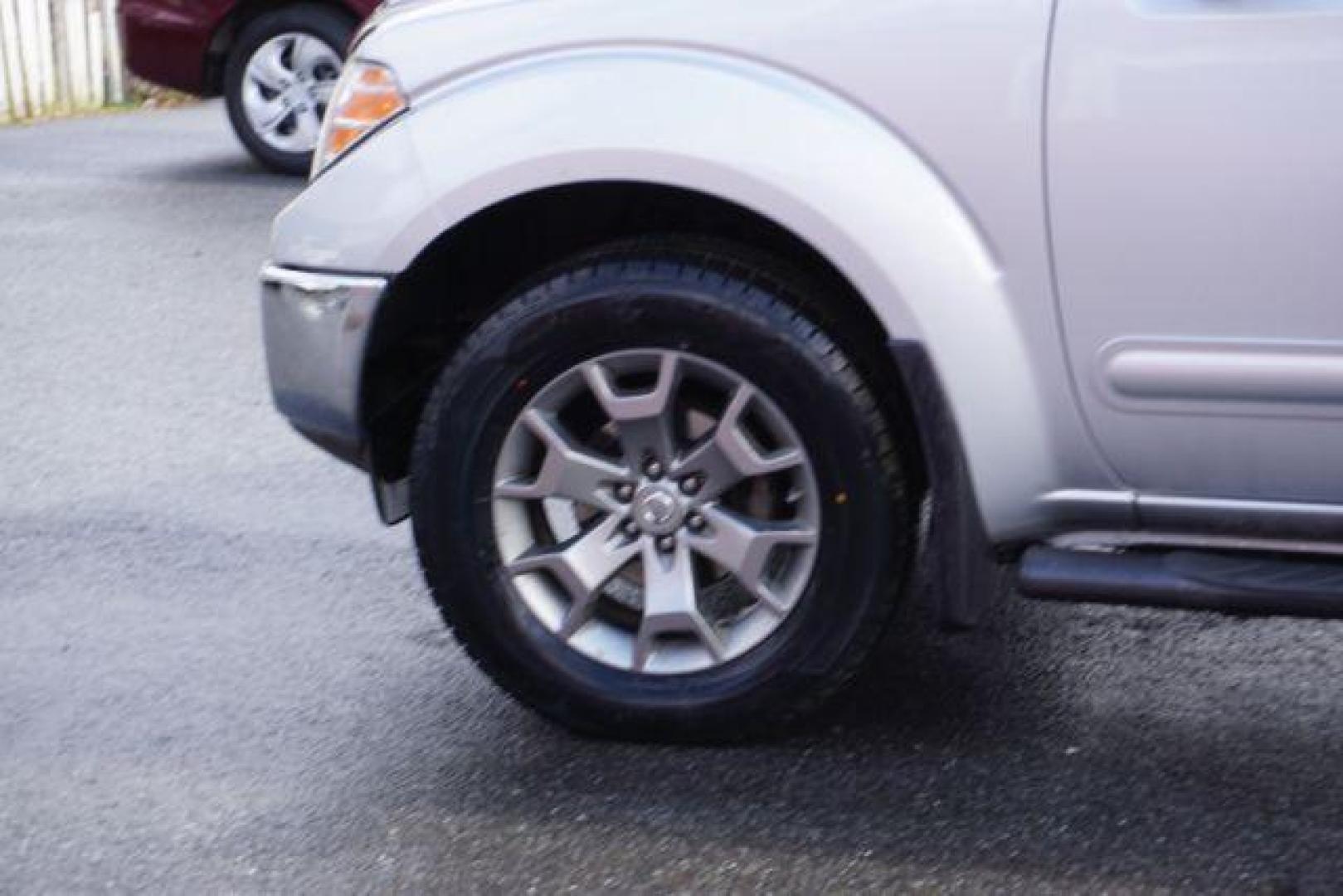 2019 Brilliant Silver Metallic /Steel Nissan Frontier SL (1N6AD0EV4KN) with an VQ 4L V-6 DOHC engine, located at 312 Centre Ave, Schuylkill Haven, PA, 17972, (570) 593-5278, 40.638130, -76.177383 - Photo#3