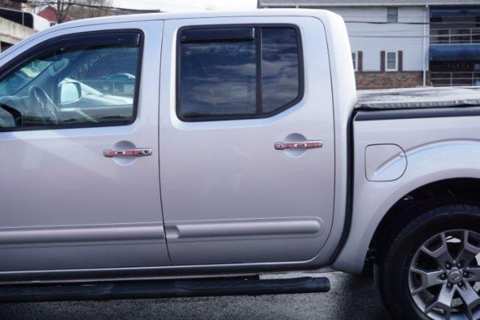 2019 Brilliant Silver Metallic /Steel Nissan Frontier SL (1N6AD0EV4KN) with an VQ 4L V-6 DOHC engine, located at 312 Centre Ave, Schuylkill Haven, PA, 17972, (570) 593-5278, 40.638130, -76.177383 - Photo#6