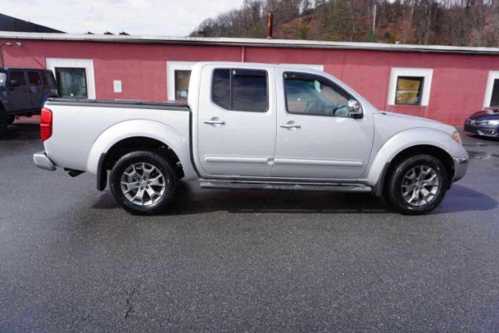2019 Brilliant Silver Metallic /Steel Nissan Frontier SL (1N6AD0EV4KN) with an VQ 4L V-6 DOHC engine, located at 312 Centre Ave, Schuylkill Haven, PA, 17972, (570) 593-5278, 40.638130, -76.177383 - Photo#15