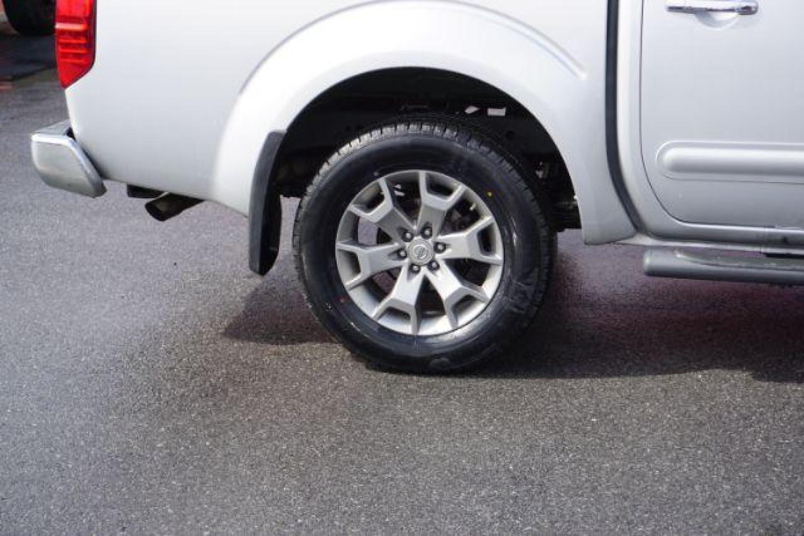 2019 Brilliant Silver Metallic /Steel Nissan Frontier SL (1N6AD0EV4KN) with an VQ 4L V-6 DOHC engine, located at 312 Centre Ave, Schuylkill Haven, PA, 17972, (570) 593-5278, 40.638130, -76.177383 - Photo#18