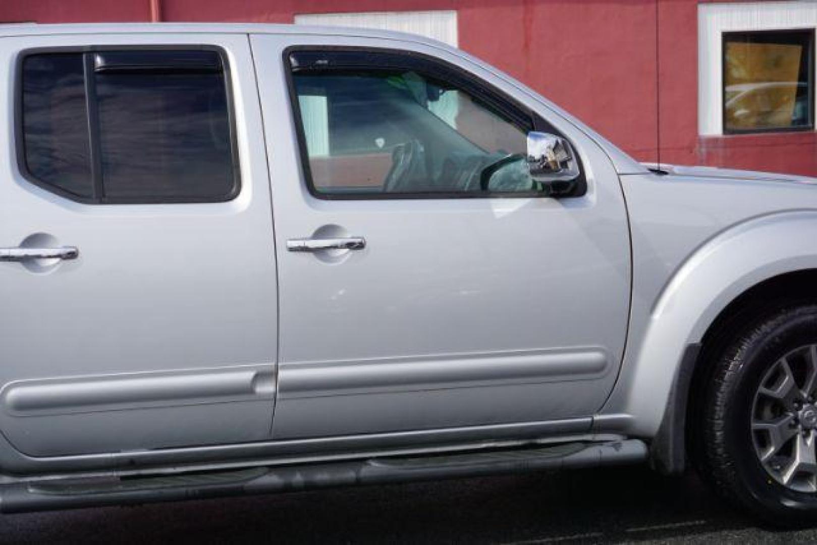 2019 Brilliant Silver Metallic /Steel Nissan Frontier SL (1N6AD0EV4KN) with an VQ 4L V-6 DOHC engine, located at 312 Centre Ave, Schuylkill Haven, PA, 17972, (570) 593-5278, 40.638130, -76.177383 - Photo#21