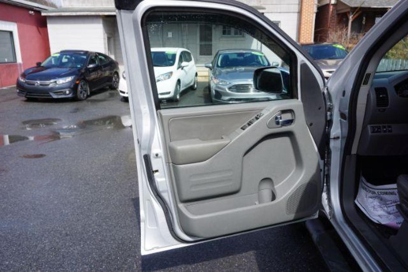 2019 Brilliant Silver Metallic /Steel Nissan Frontier SL (1N6AD0EV4KN) with an VQ 4L V-6 DOHC engine, located at 312 Centre Ave, Schuylkill Haven, PA, 17972, (570) 593-5278, 40.638130, -76.177383 - Photo#35