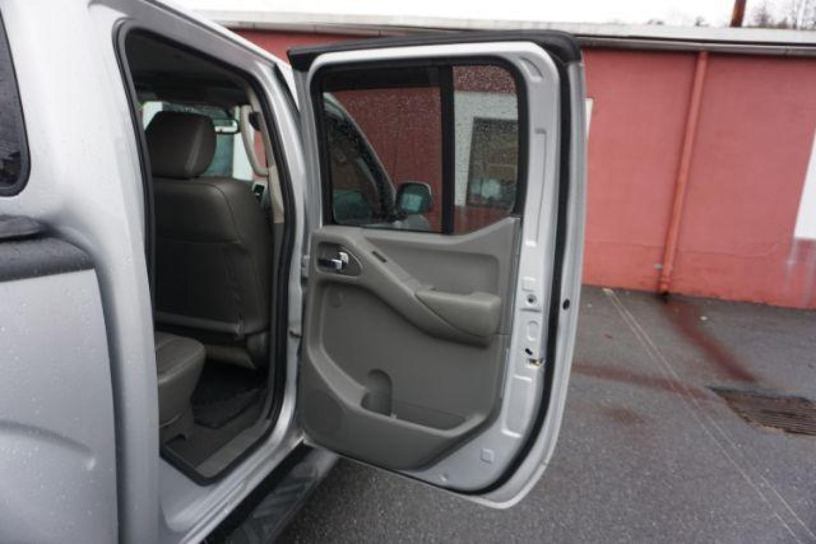 2019 Brilliant Silver Metallic /Steel Nissan Frontier SL (1N6AD0EV4KN) with an VQ 4L V-6 DOHC engine, located at 312 Centre Ave, Schuylkill Haven, PA, 17972, (570) 593-5278, 40.638130, -76.177383 - Photo#46