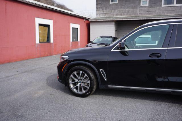 2022 Black Sapphire Metallic /Black BMW X5 xDrive40i (5UXCR6C09N9) with an 3L I-6 gasoline direct injection engine, located at 312 Centre Ave, Schuylkill Haven, PA, 17972, (570) 593-5278, 40.638130, -76.177383 - Photo#1