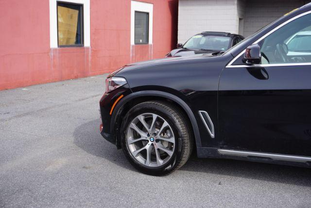 2022 Black Sapphire Metallic /Black BMW X5 xDrive40i (5UXCR6C09N9) with an 3L I-6 gasoline direct injection engine, located at 312 Centre Ave, Schuylkill Haven, PA, 17972, (570) 593-5278, 40.638130, -76.177383 - Photo#2